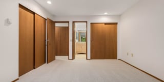 Beautifully Updated 2-Bedroom, 2-Bath Condo Near Downtown Kirkland Beautifully Updated 2-Bedroom, 2-Bath Condo Near Downtown Kirkland Gallery 14