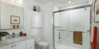 1-bedroom, 1 bathroom Luxury apartment with in unit laundry Gallery 7