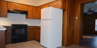 908 East Stone Street Gallery 15