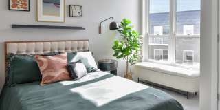 The Hallon Gallery 15