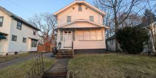 Charming 3-bedroom, 1.5-bathroom home located in the heart of Akron Gallery 1