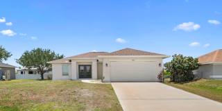 Newer construction 4‑bedroom, 2‑bathroom in Cape Coral Newer construction 4‑bedroom, 2‑bathroom in Cape Coral Gallery 1