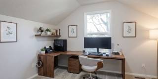Welcome home to your private woodland retreat tucked away in the heart of Gladstone! Gallery 16