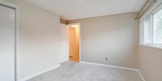 Room in a large shared home, great neighborhood, friendly roommates! Gallery 14