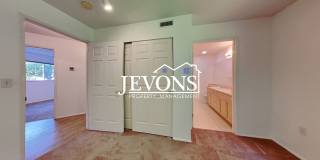 Condo with Swimming Pool and Private Enclosed 1-Car Garage in Klahanie Neighborhood Gallery 17
