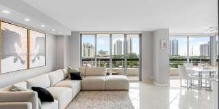 19195 NE 36th Ct Gallery 5