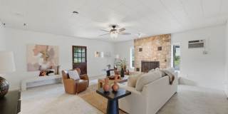 4 Bedroom with a Pool in Helotes! Gallery 16