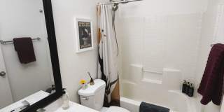 Spacious, Stylish, Sharp 2 bed 2 bath 1 car garage and Gated Community! Gallery 3
