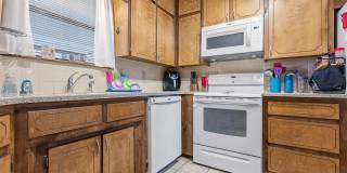 Spacious 3 bedroom 2 bath home with Solar Panels Gallery 6
