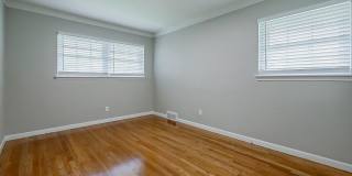 $2300 3 bed 2 bath bungalow Gallery 22