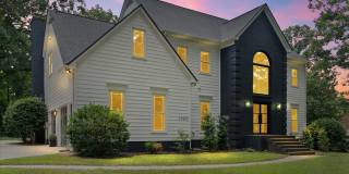 Fully Furnished & Completely Remodeled Luxury Home Fully Furnished & Completely Remodeled Luxury Home Gallery 3