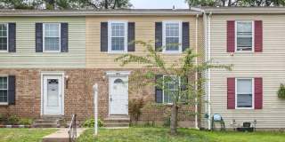 Conveniently located 3bd 1.5bth townhome! Gallery 1