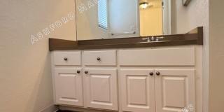 ***MOVE IN SPECIAL***UTILS INCLUDED : ONE BEDROOM UPSTAIRS CONDO Gallery 27