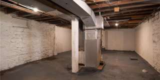 1125 Margaret Street Gallery 22