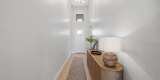 4 Bedroom Home with Gorgeous Views Gallery 15
