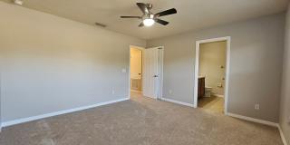 Seven Oaks 2/2.5 Townhouse Gallery 17