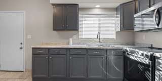 Charming Two-Bedroom Home with Security alarm & Private Yard! Gallery 10