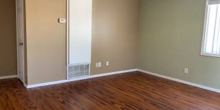 One Bedroom Apartment near UCR Gallery 7