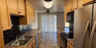 3 Bedroom Home N side of Newberg Gallery 3