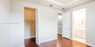 2281 NE 42nd Cir Gallery 9