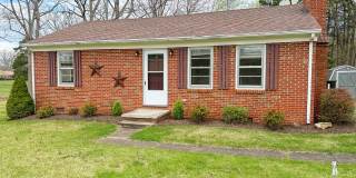 Zions Cross Roads Brick Cottage 2bedroom/1bath Gallery 1