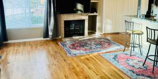 Charming 2BR Condo in Aurora Gallery 1