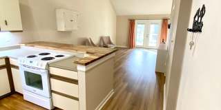 Townhome Style Loft Condo Gated Marina Community + Utilities Included! Gallery 7