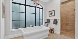 2425 Delmar Place Gallery 6