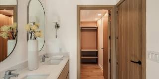 2822 1/2 Avenel St Gallery 17