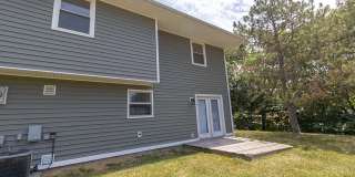 3 bedroom duplex in Southern Columbia. Gallery 30