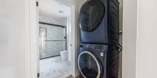 Massive Luxury 4 Beds with 2-3 Parking Spots Gallery 31