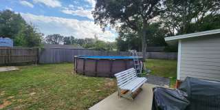 4 Bedroom Home with Large Family Room, Huge Fenced Yard, Workshop & Pool Gallery 23
