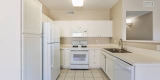 SW Littleton 3BR / 2BA Ground-Level Condo with Park Views! Gallery 9