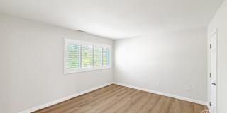 Modern 3BD/1.5BA Townhome in Tierrasanta with Kitchen Island, Private Yard, Pool & Tennis Court Gallery 13