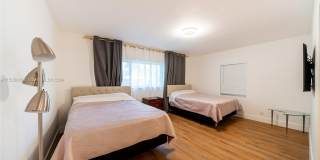 1310 Jackson St Gallery 7