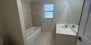 3 bedroom 2 bathroom single family home Gallery 10