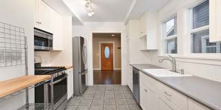 Charming 3 Bedroom/2 Bath Craftsman Home for Lease in Phinney/Greenlake Gallery 10