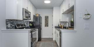 Galbraith Pointe Apartments and Townhomes Gallery 3