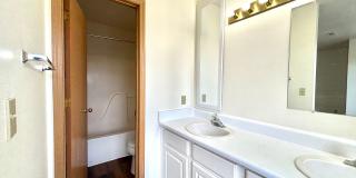 4 bedroom unit by campus Gallery 4