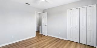 Adorable Beach Townhouse Close to Downtown Gallery 16