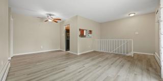 Charming 2BR Townhome w/ Attached Garage in Prime Lakewood Location! Gallery 7