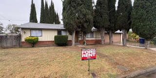 SW Dinuba Home Near Shopping Centers Available Now! Gallery 1