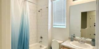 3 Bedroom town home  in Aurora Gallery 10