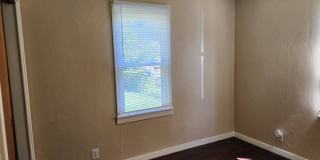 5108 N. Beaver Gallery 16