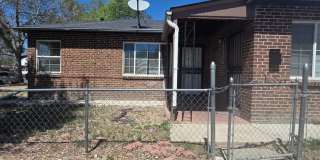 Charming 2BR Duplex in Aurora Gallery 1
