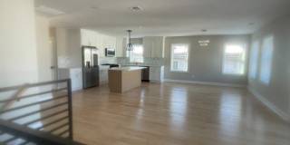 1297 Avy St Gallery 1