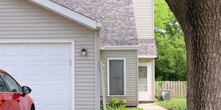 Spacious 2 Bedroom w/Vaulted Ceilings Gallery 1