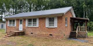 NEWLY RENOVATED 2 BED, 2 BATH HOME! Gallery 1