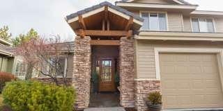 Beautiful Townhouse in Broken Top with Two Primary Suites Gallery 1