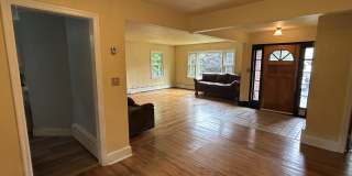 114 Maple Avenue Gallery 6